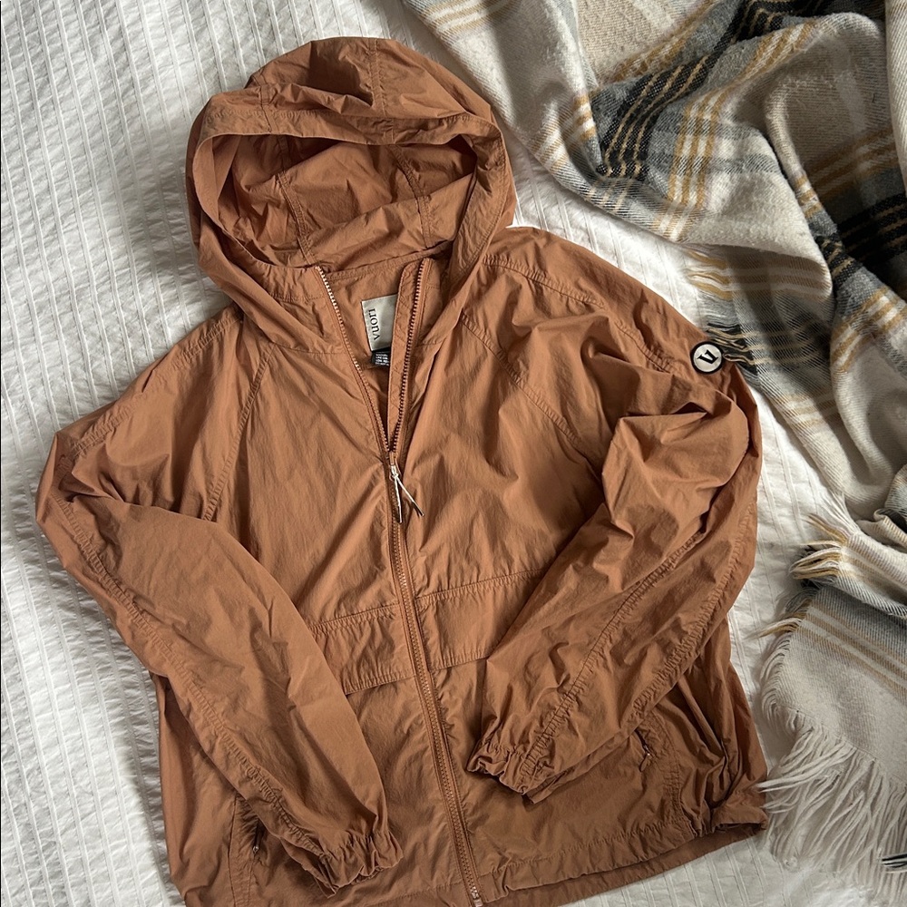 Vuori Lightweight Hooded Windbreaker Jacket in Rust Brown